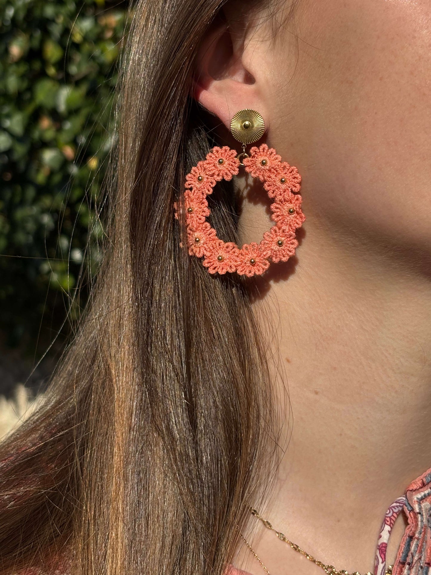 Boucles d’oreilles acier inoxydable crochet fleurs corail