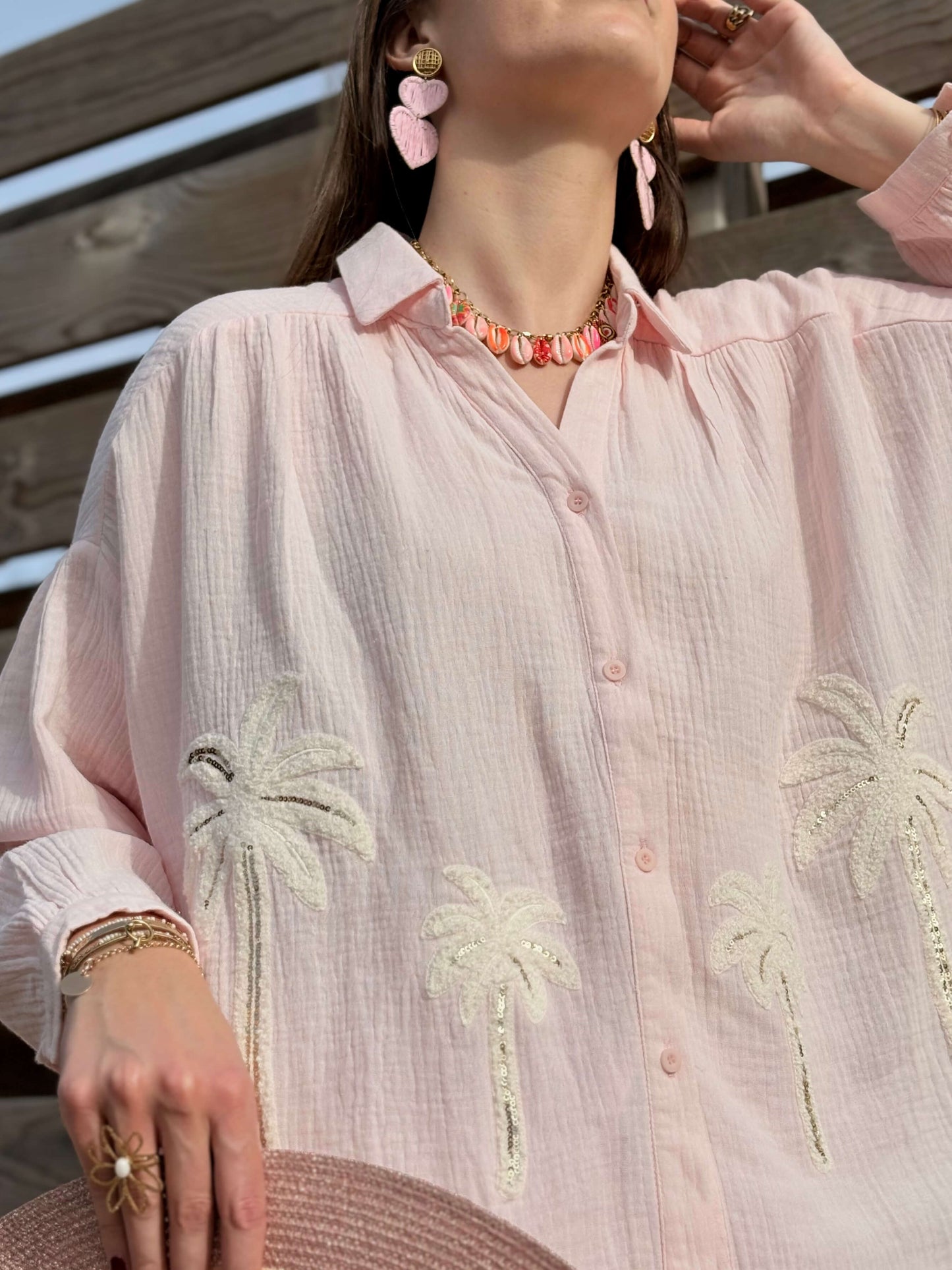 Chemise bohème rose fluide style Ibiza oversize détails – La Bohème Parisienne