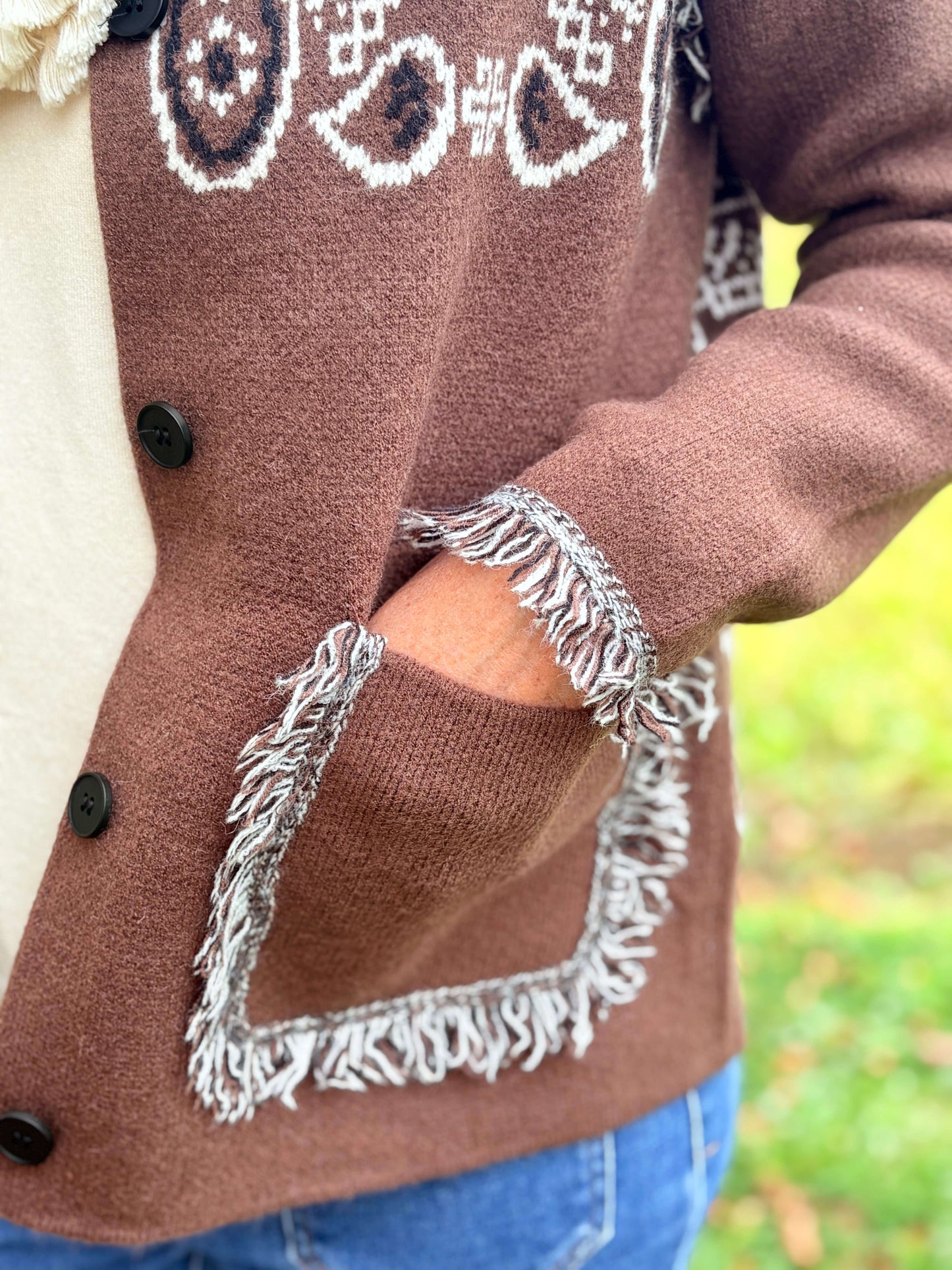 Détails poches veste cachemire avec des franges pour femme
