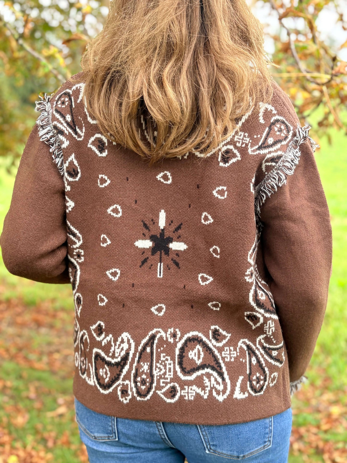 Dos de la veste pour femme motif bandana marron
