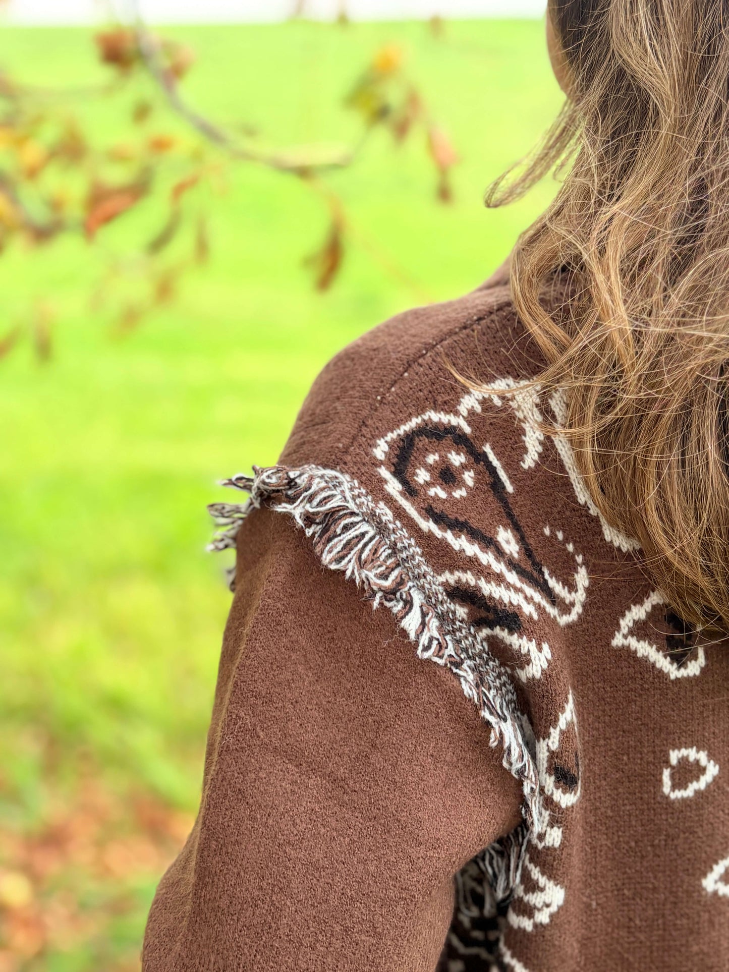 Détail franges veste pour femme marron