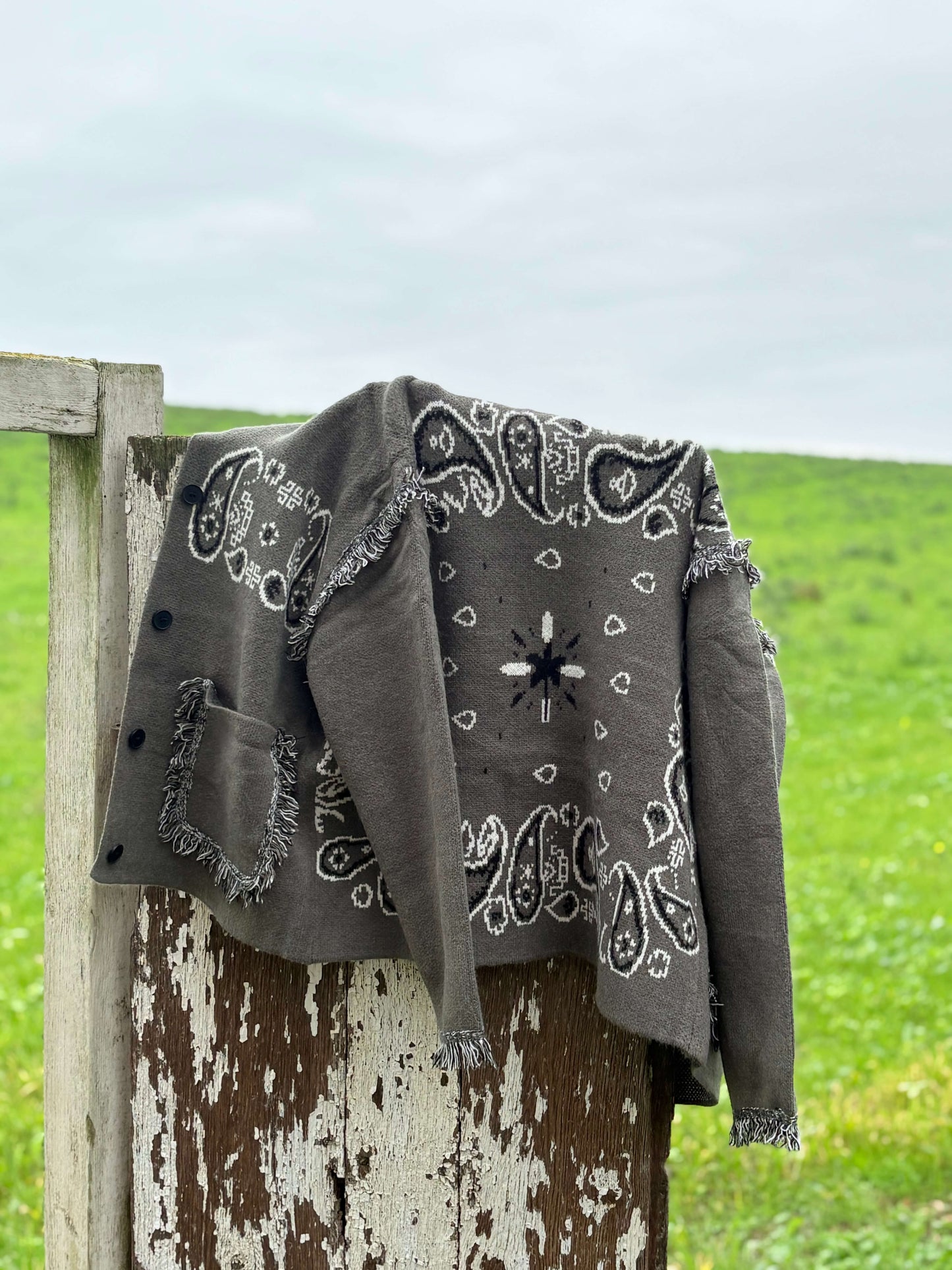 Veste toute douce pour femme avec motif bandana kaki