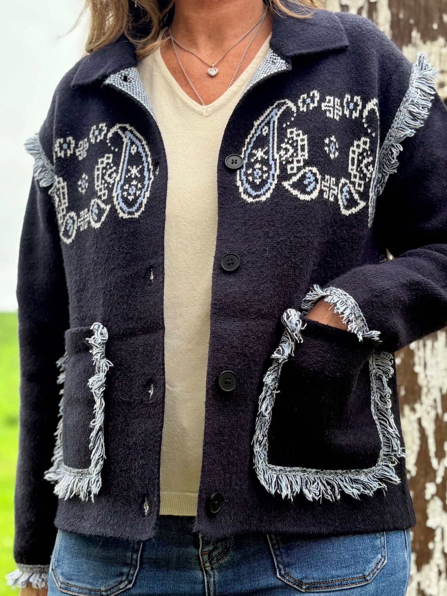 Veste femme bleu marine cachemire avec détails frangés