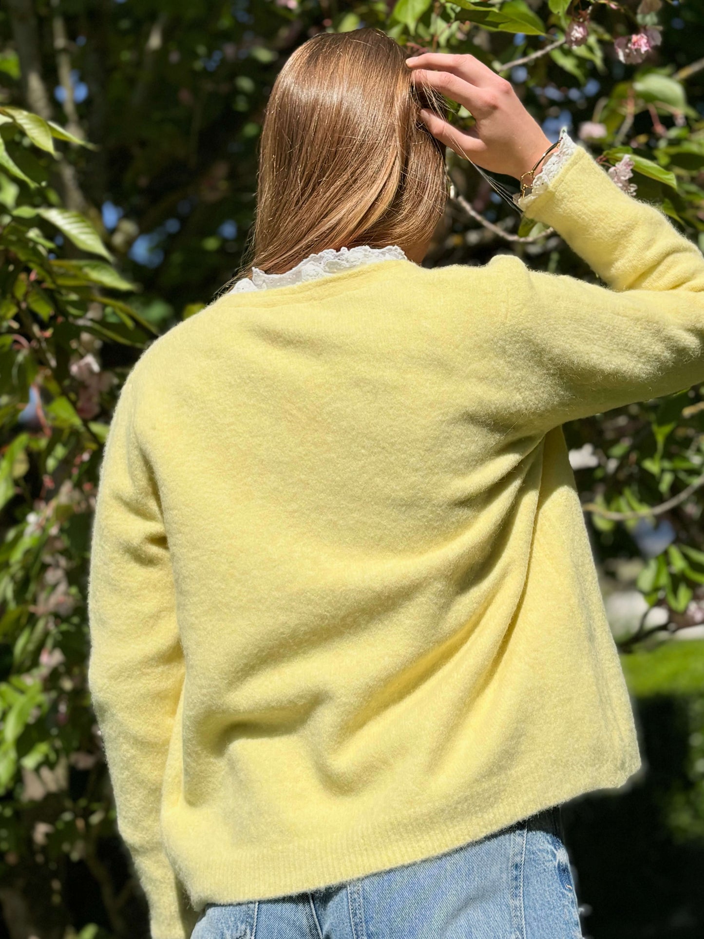 Gilet moelleux jaune tout doux qui ne pique pas