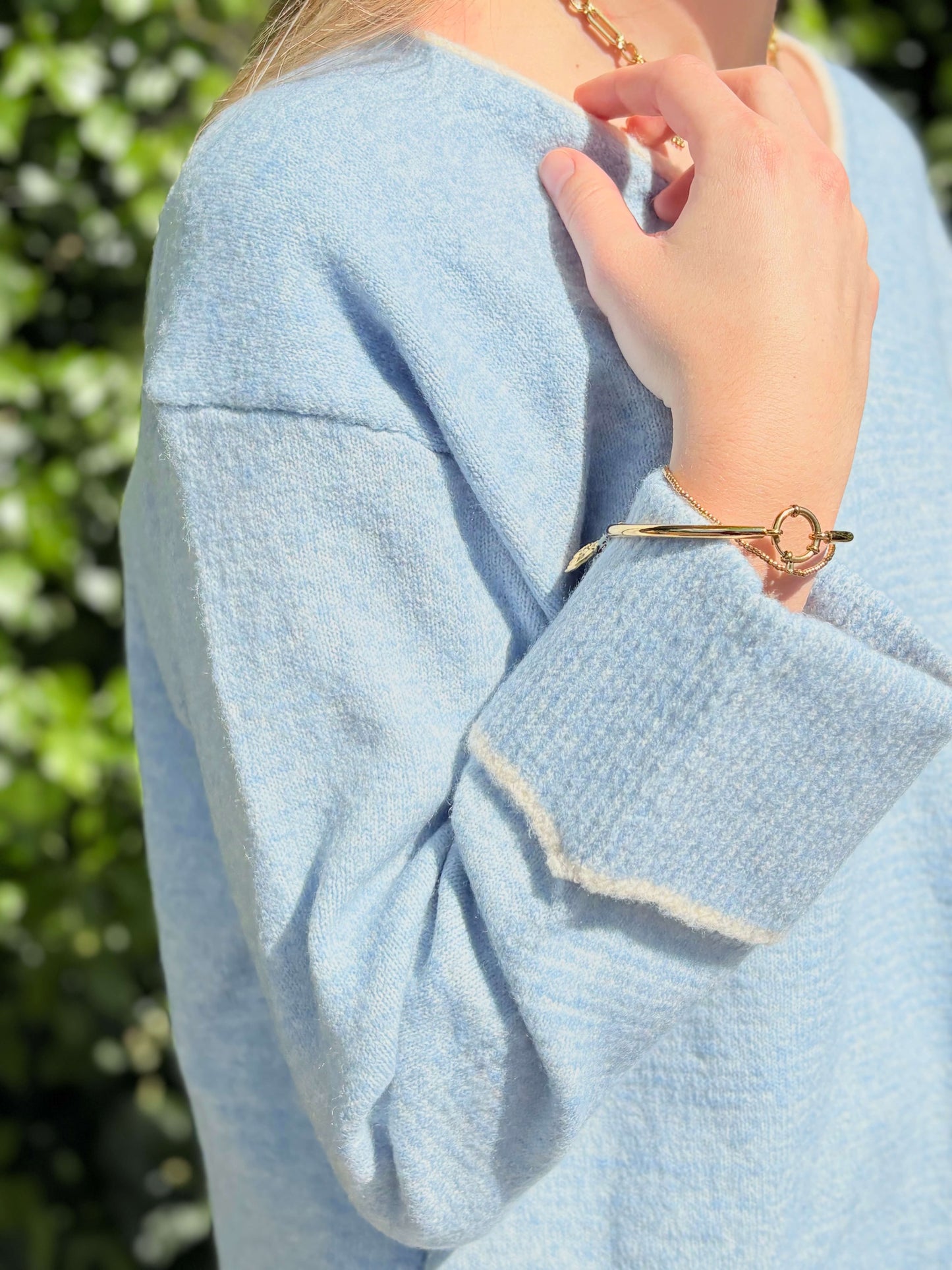 Pull BLOOM bleu