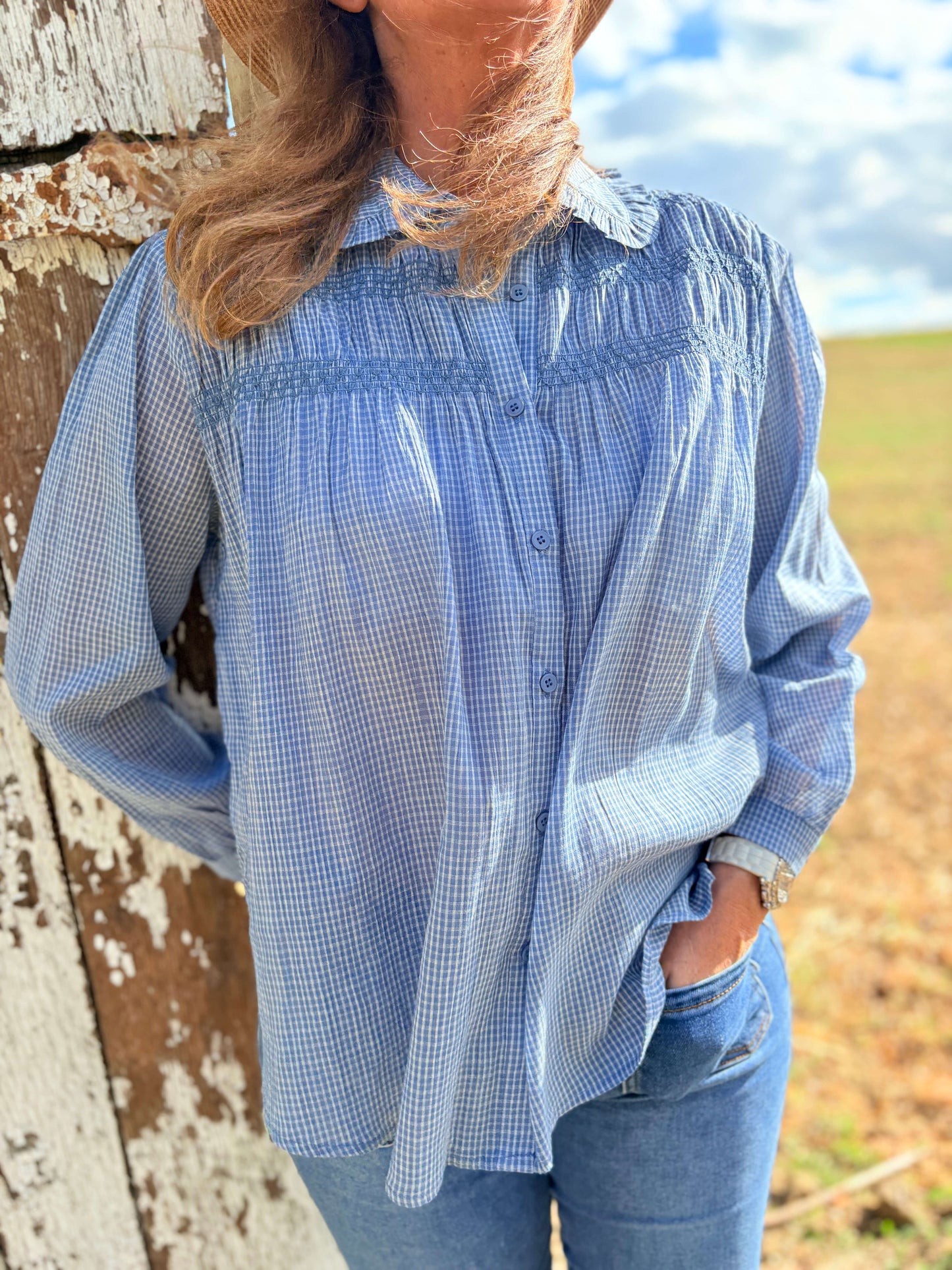 Chemise légère femme bleue à smocks