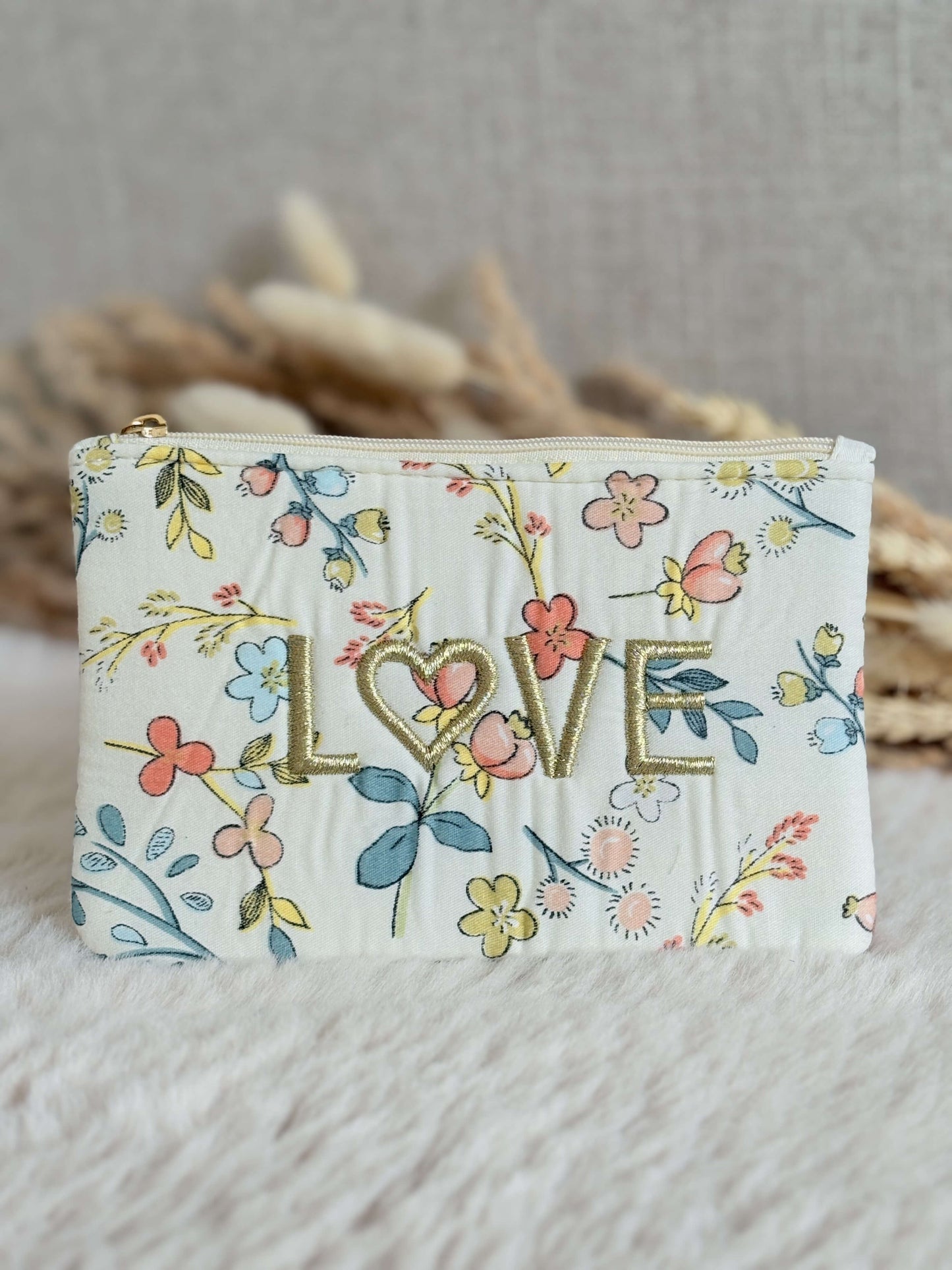 Petite pochette LOVE blanche