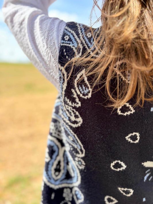 Gilet femme motif bandana bohème chic bleu marine