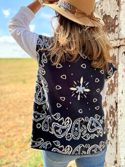 Dos veste cachemire femme motif bandana bleu marine et écru