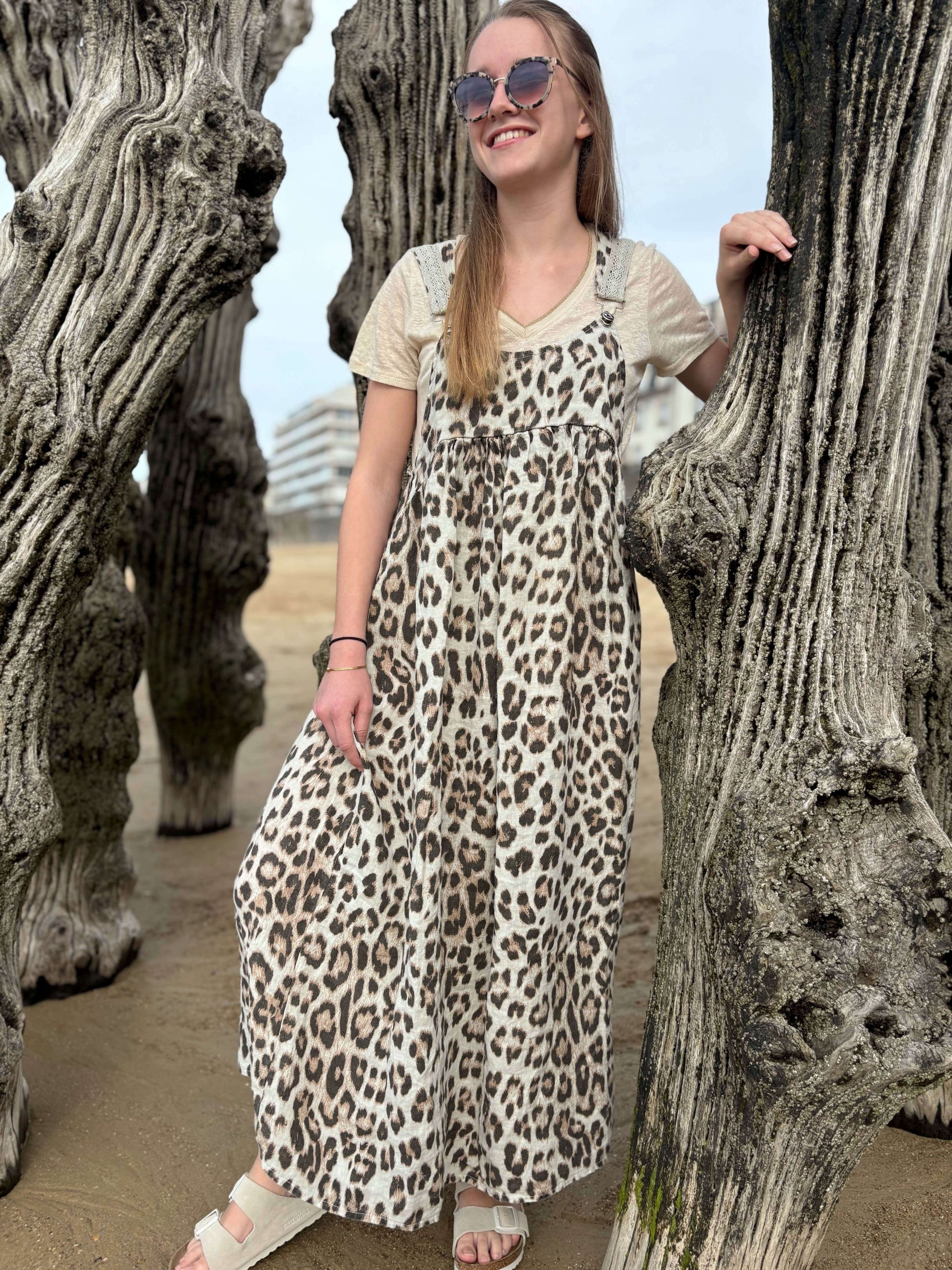 Robe salopette léopard clair en lin naturel – La Bohème Parisienne