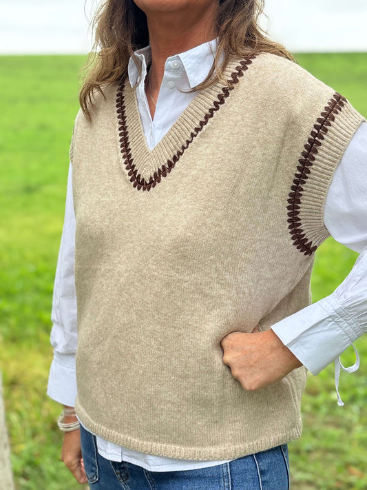 Pull sans manches femme beige col V contrasté