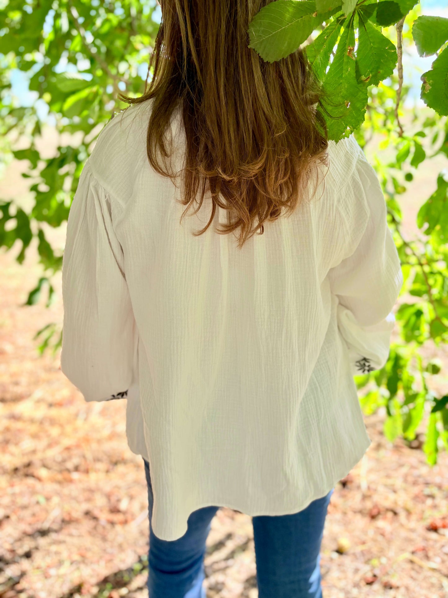 Dos chemise femme en gaze de coton avec broderie florale
