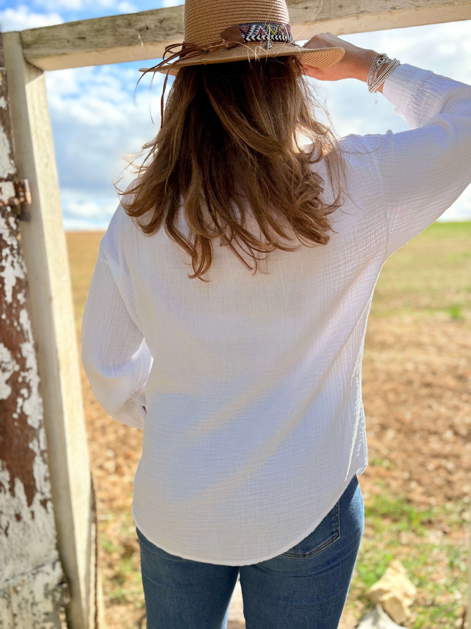 Chemise fluide et douce femme blanche