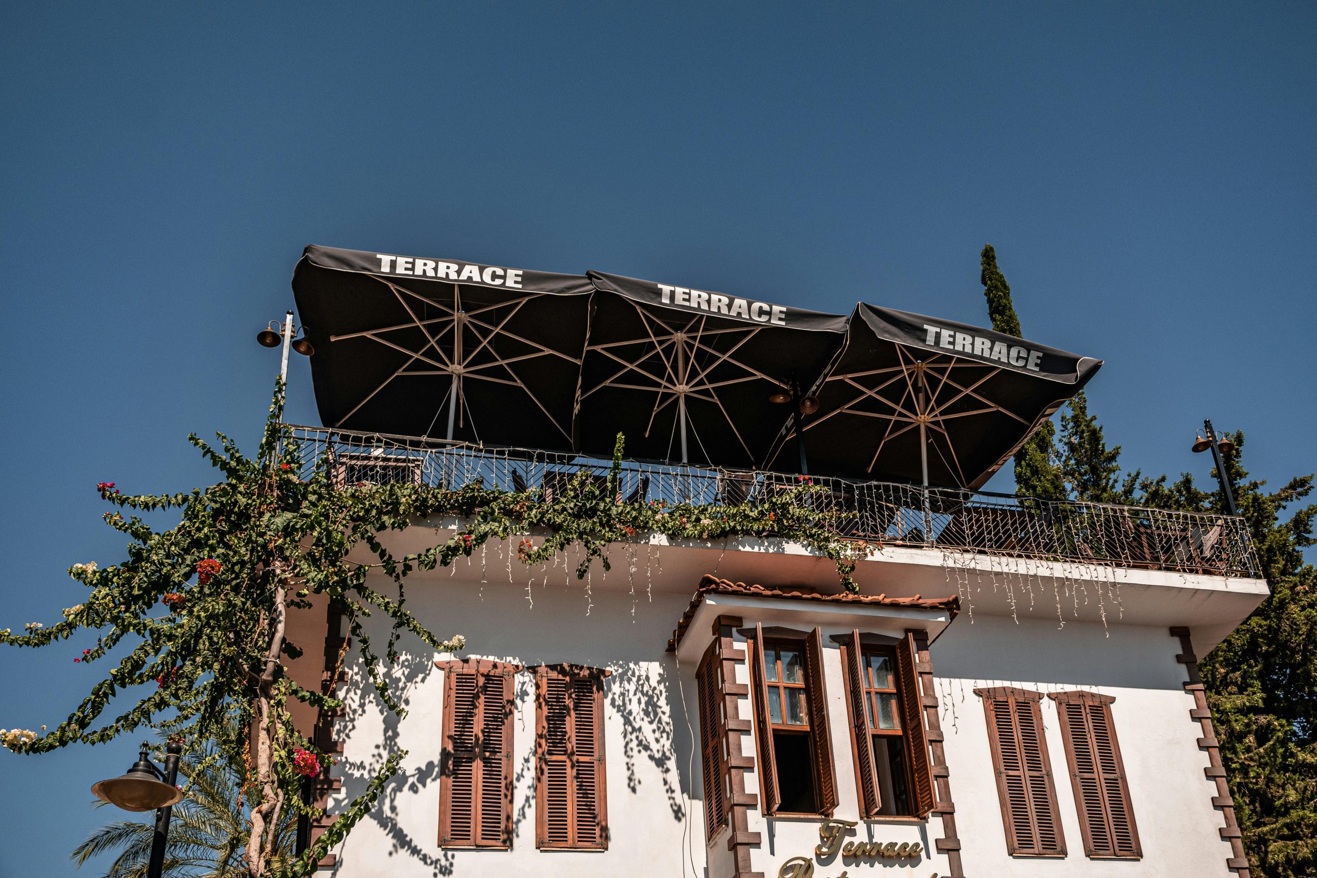 Protéger terrasse soleil conseils pratiques
