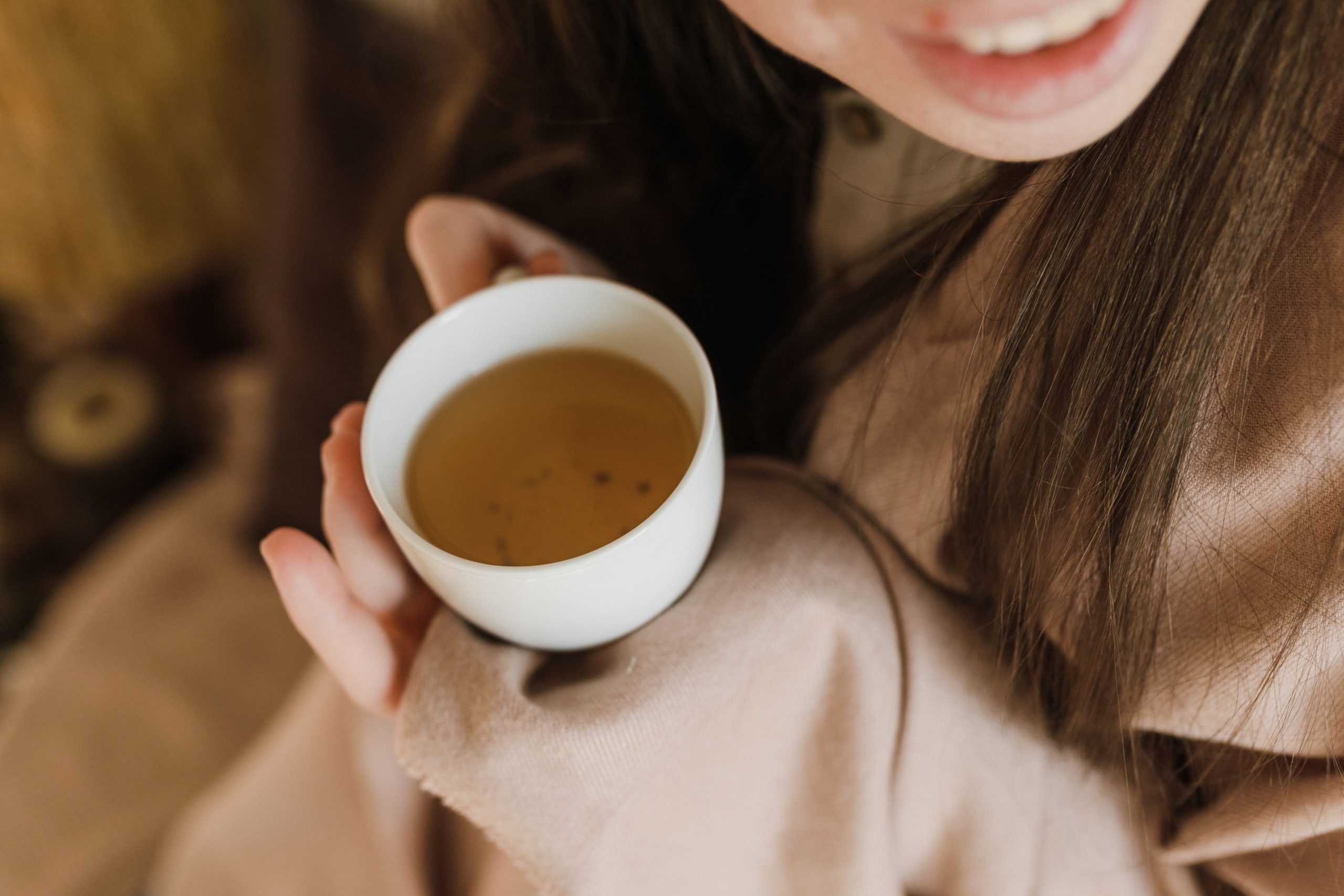 Tasse de tisane fumante