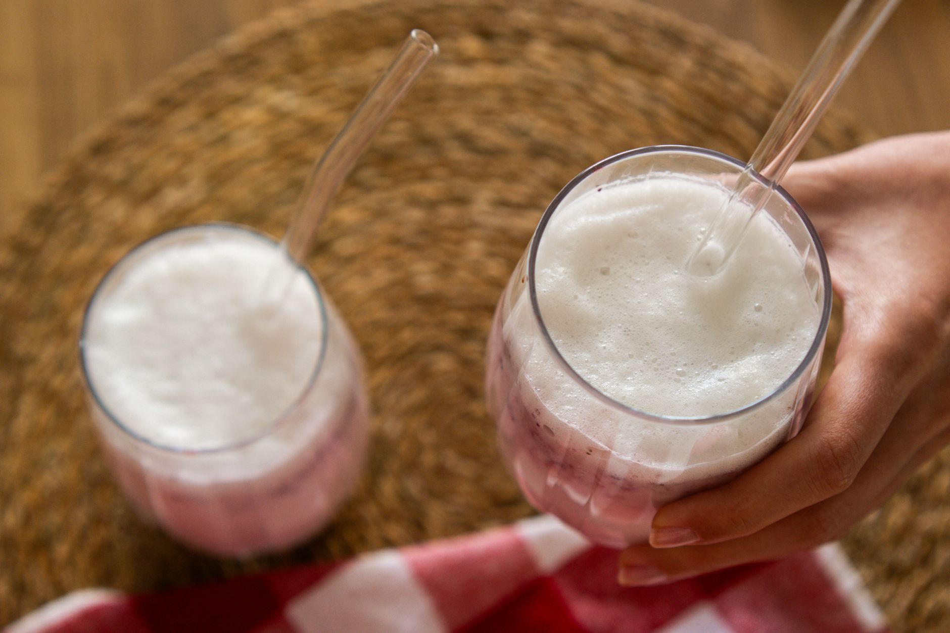 Kéfir de fruits servi bien frais dans un verre