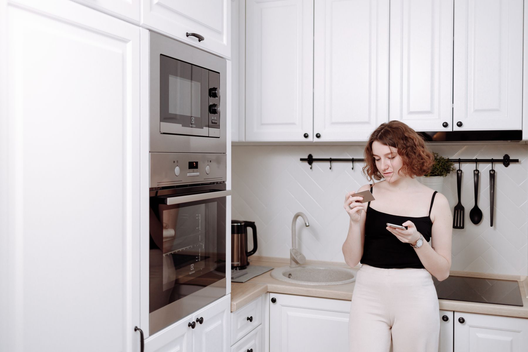 Cuisine ouverte sur salon lumineux