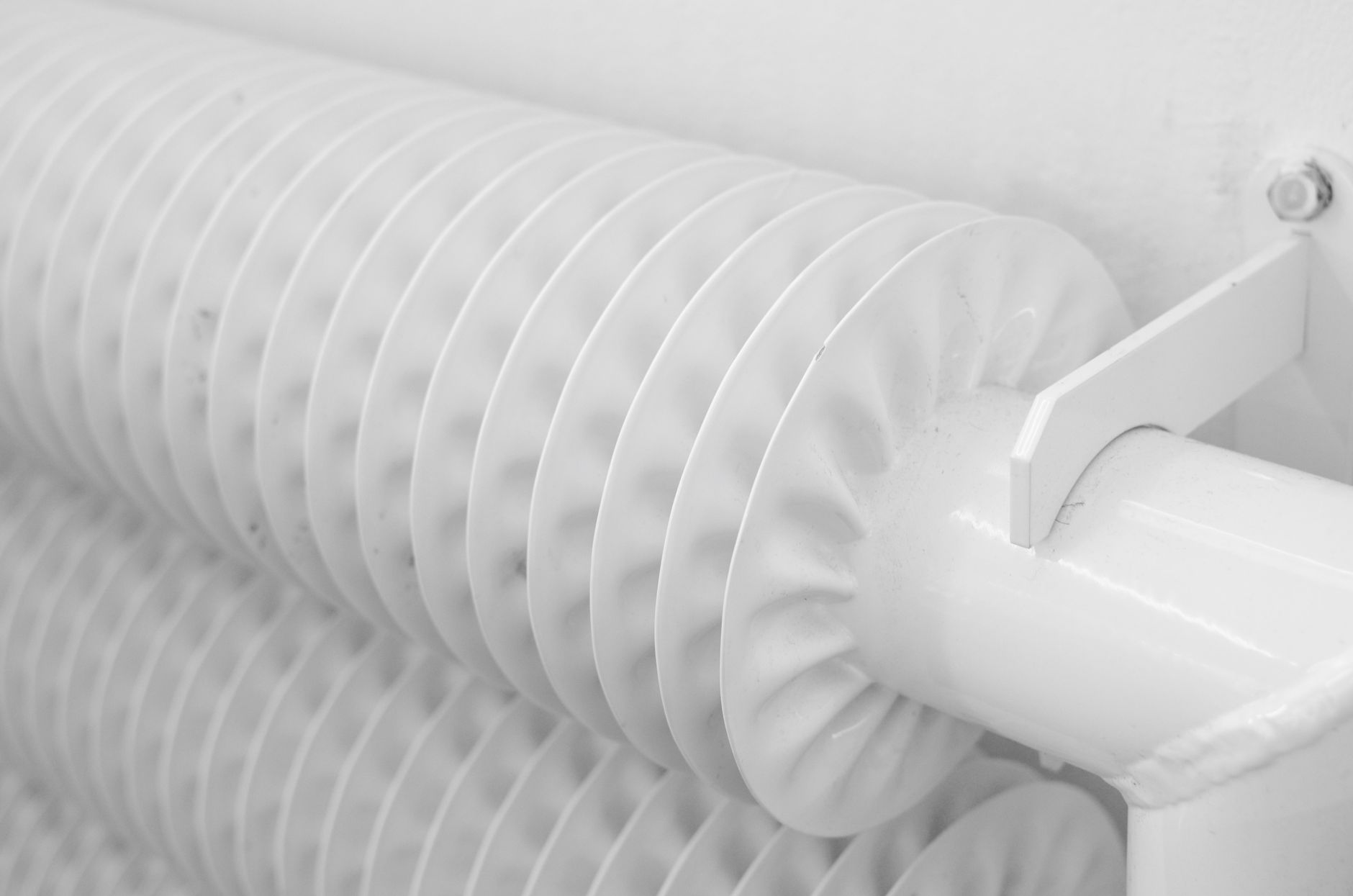 Radiateur avec tuyauterie de chauffage central